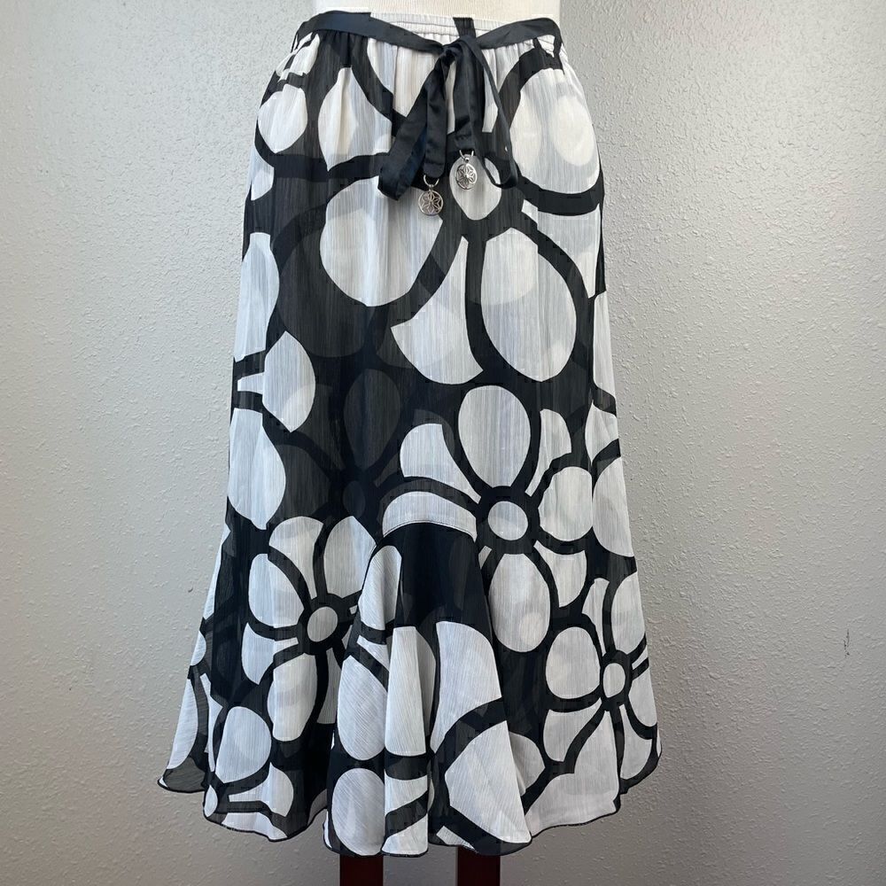 Multiples Black and White Floral Midi Skirt Size Petite Small EUC
